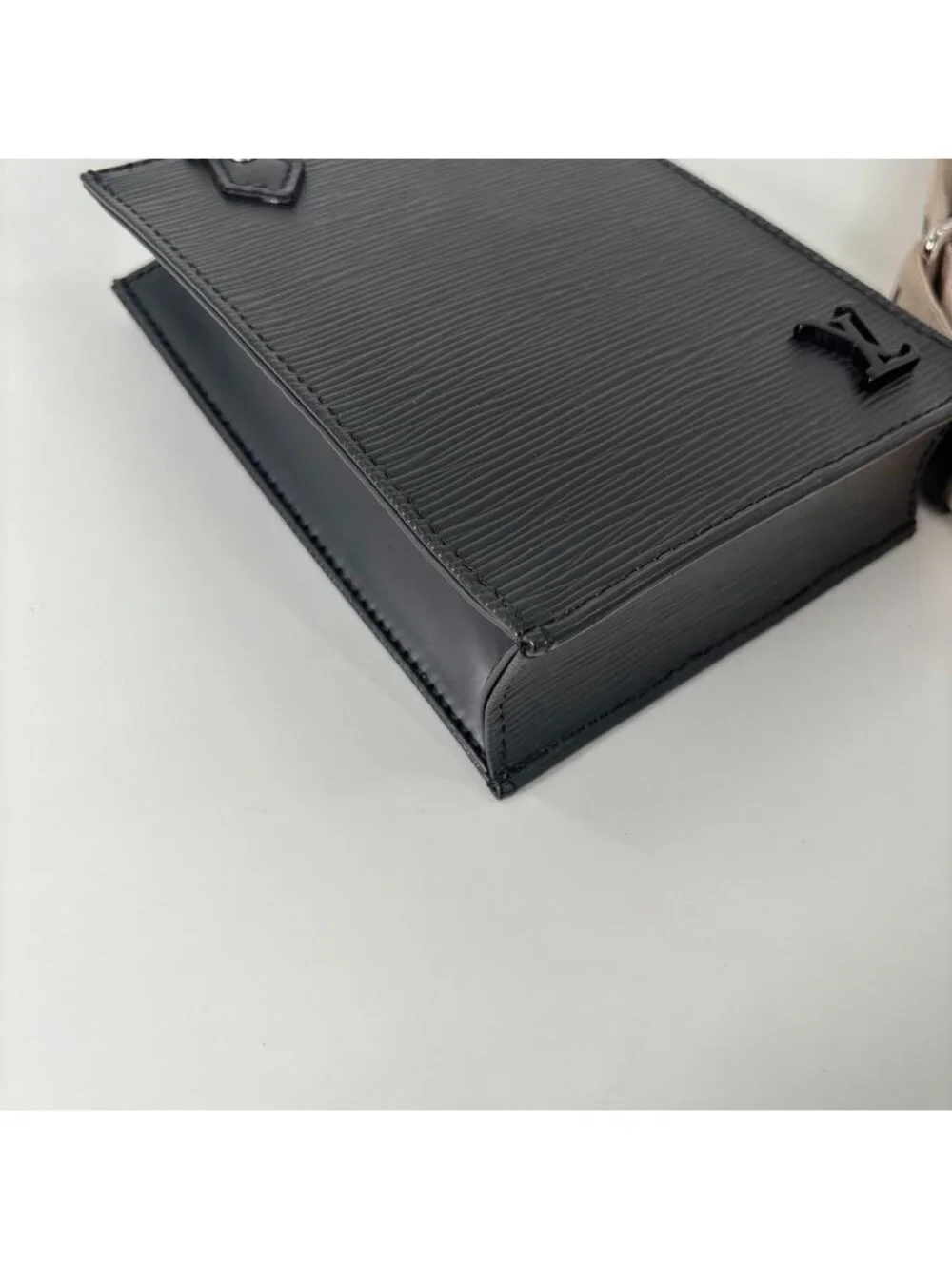 Louis Vuitton Epi Petite Sac Plat Shoulder